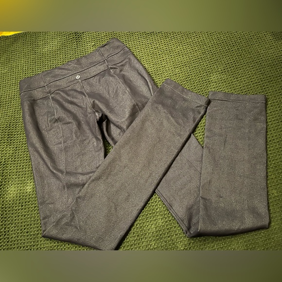 Lululemon | Size 6 Purple Reflective Straight Leg Leggings - Picture 5 of 6